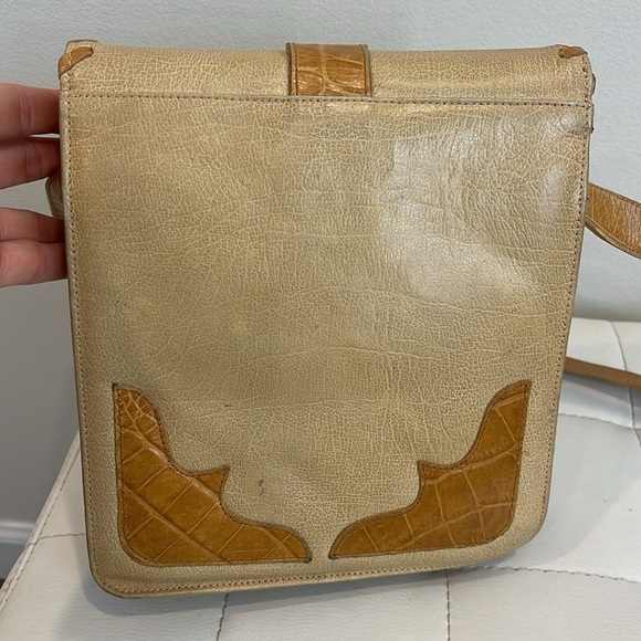 Buckle crossbody bag - Picture 5 of 8
